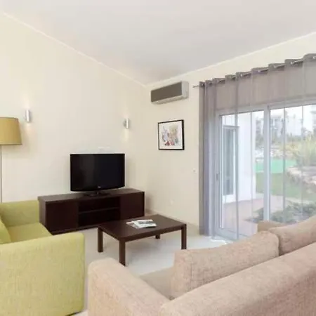 Canada Sleeps 6 With Pool Air Con And Wifi ヴィラ *
