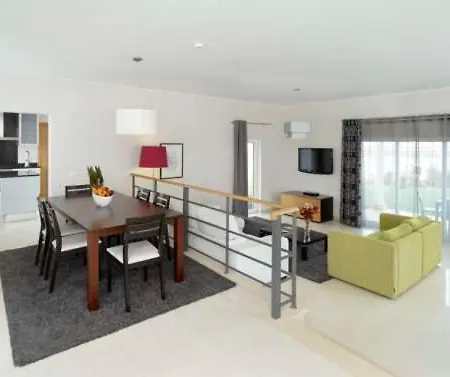 ヴィラ Canada Sleeps 6 With Pool Air Con And Wifi カルヴォエイロ