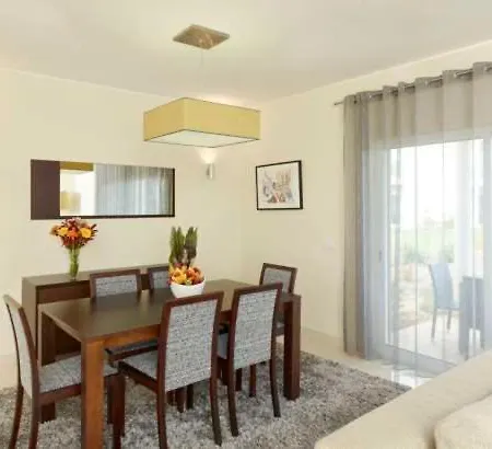 ヴィラ Canada Sleeps 6 With Pool Air Con And Wifi *